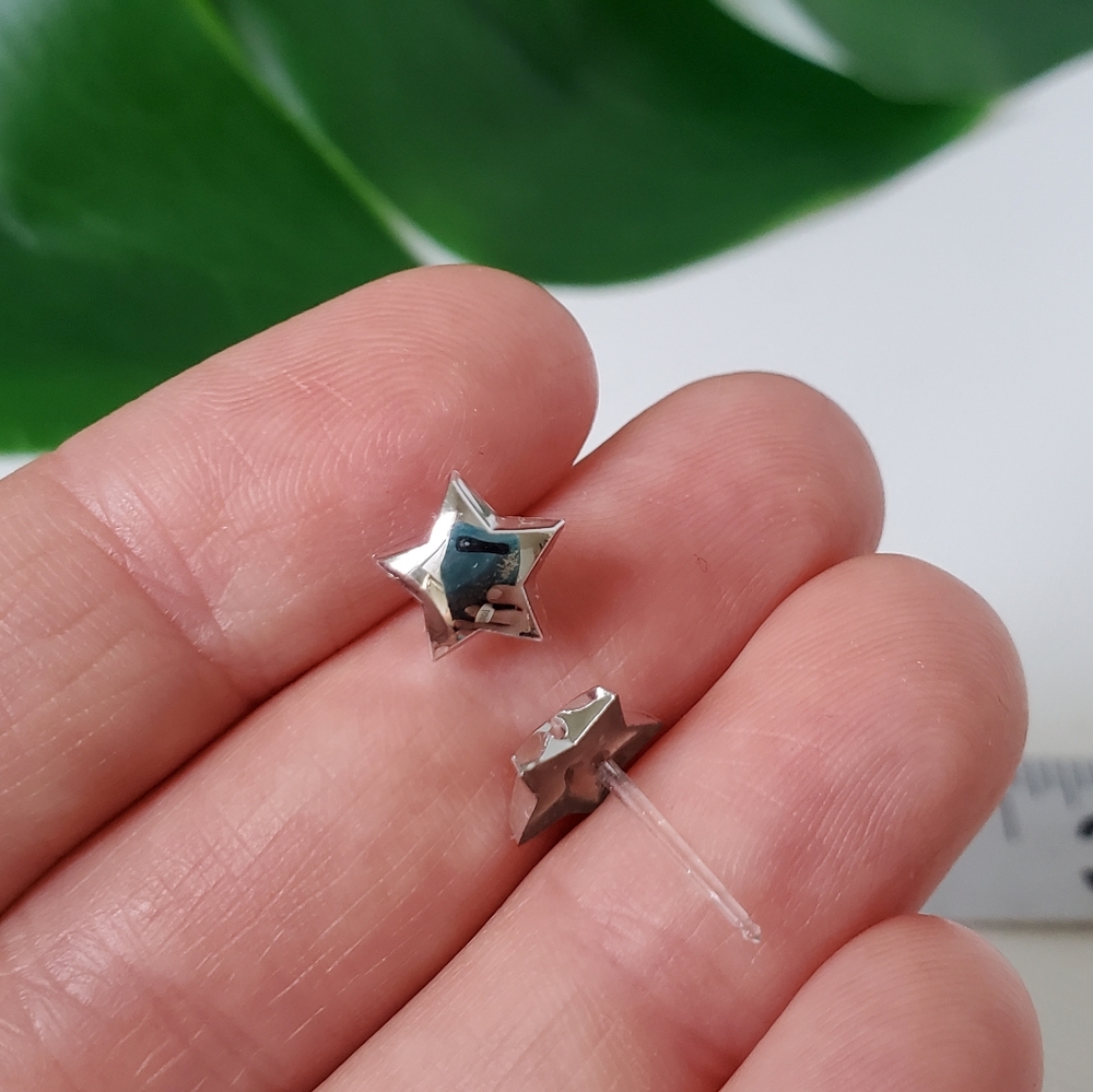 Star Hypoallergenic Plastic Tiny Studs Earrings - Picture 2 of 3